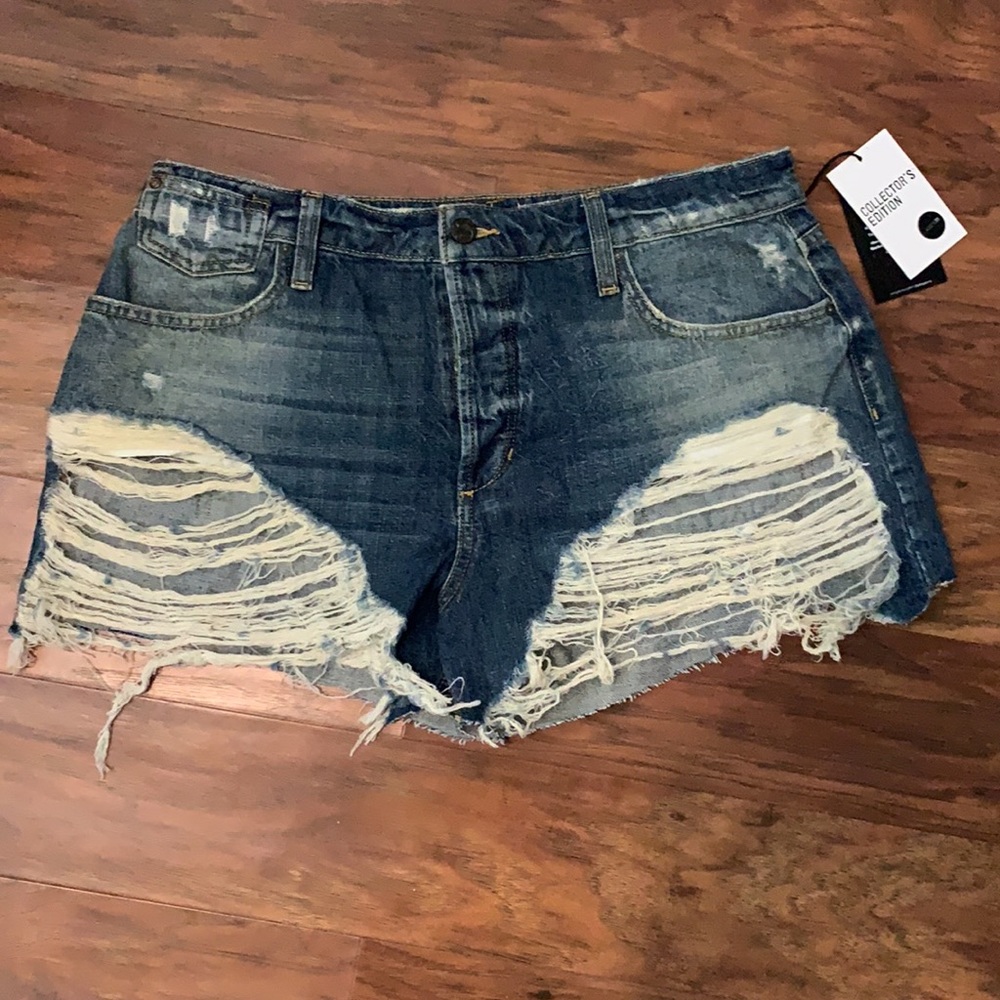 NWT Joe’s The Charlie Short High Rise Button Fly